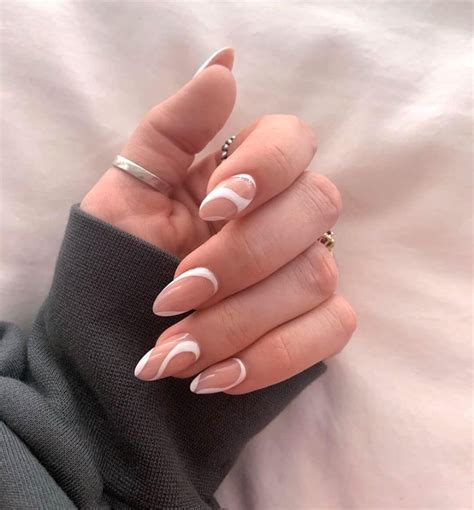 20 fashionable almond nails for 2021 oval nails short acrylic nails almond nails designs