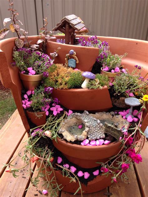 Supposedly, these places attract fairies throughout the year it's not hard to create a broken pot fairy garden with some soil, potsherds, and plants. Fairy garden made from a broken pot | Fairy garden