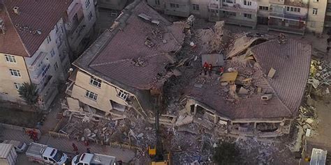 Depremde kalp krizinden ölenlerin isimleri. Elazığ depremi yardım yapılacak telefon numarası - Yeni Akit