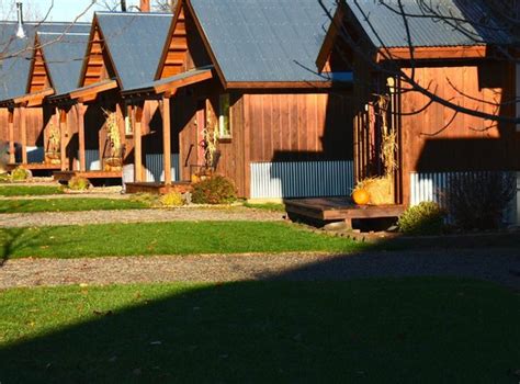 Methow valley cabins located right on the cross country ski trails for winter fun. The cabins are especially lovely, and house from 4-6 ...