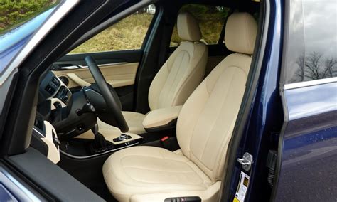 BMW X1 Photos | Car Photos | TrueDelta