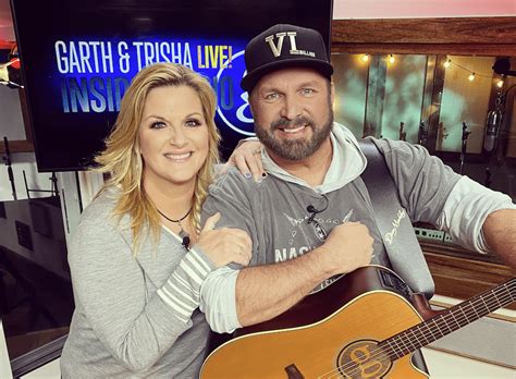Garth Brooks And Trisha Yearwoods Shallow Duet Now Available To
