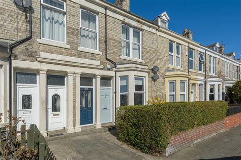 Property In Park Crescent North Shields Tyne And Wear Ne30 2hr