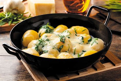 Kartoffeln in einer Sauce vom Löffelgorgonzola