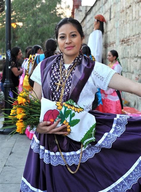 Woman Oaxacan Mexico A Lovely Woman In Typical China Oaxa Thomas Aleto Flickr