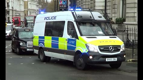 London Met Police Van And Armed Response Vehicle Arv Responding Uk