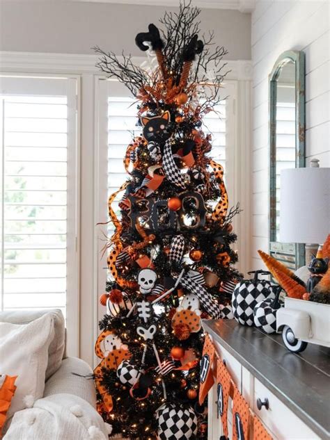 29 Whimsical Ways To Decorate A Halloween Tree Halloween Christmas