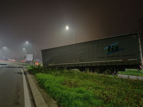 Incidente Stasera In Via Mantova Tir Perde Il Rimorchio Vittoriano