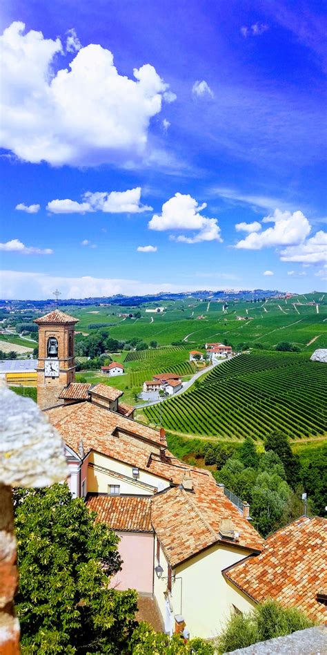 Next to barolo, barbaresco wine region is the second most famous on langhe hills. Barolo, Piemonte, Italia Estate 2018