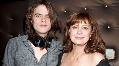 Susan Sarandon Proud To Have A Son Who Wears Dresses Abc News