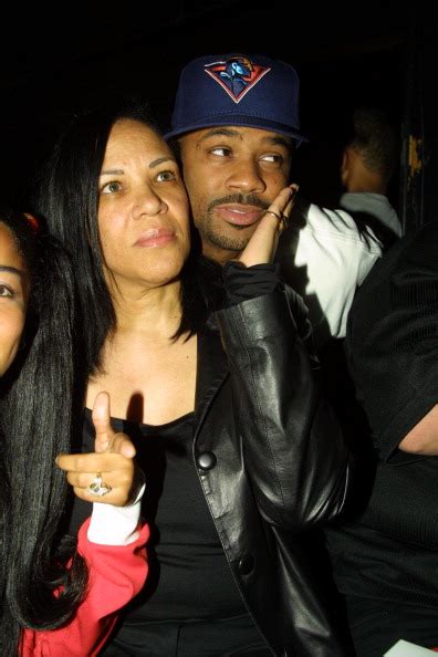 Aaliyahs Mother Says Claims Of Singer And R Kelly Having Sex Are False