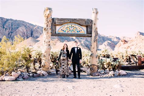 Best Las Vegas Wedding Venues Nevada Wedding Venues Nelson Ghost Town Offbeat Wedding Wedding