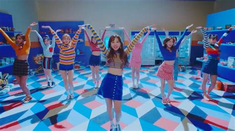 369 937 025 просмотров 369 млн просмотров. TWICE's "Heart Shaker" Becomes Fastest K-Pop Girl Group MV ...
