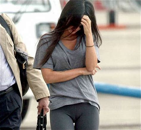 Camel toe is all too common when it comes to wearing yoga pants.we have found 3 ways to help get rid of camel toe and we want to share them with you. yoga pants Megan Fox camel toe - Urbasm