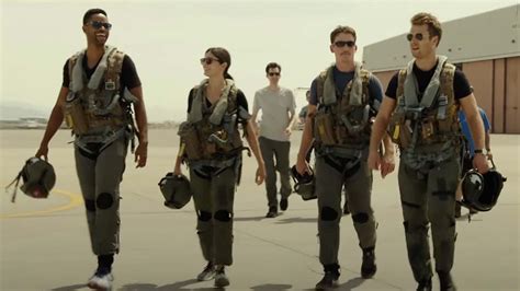 Top Gun Maverick Featurette Shows Cast Go Through Intensive Flight Training Speed