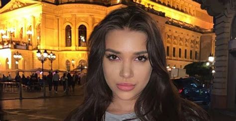 Güzelliği ile dikkat çeken rojda demirer meğer estetikliymiş, hem de fazlasıyla. Su El Roman kimdir, nereli, kaç yaşında, boyu, kilosu ...