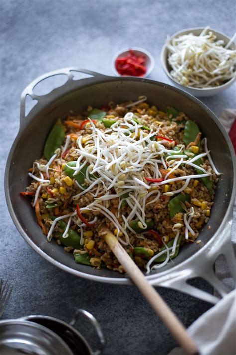 Featured in 5 recipes for fried chicken lovers. brown rice chicken | Fried brown rice, Food, Fried rice