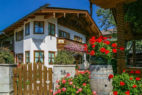 Hier finden sie häuser vieler immobilienportale und durch die einfache & schnelle häusersuche mit intuitiven. Herzlich willkommen im Haus Verena in Mittenwald ...