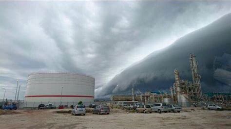 Creepy Shelf Cloud Swallows Up Sabah Malaysia Pictures Strange Sounds