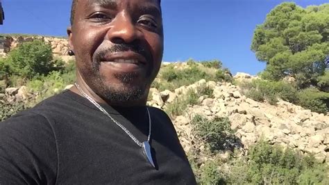 BLACK DADDY PISSING OUTSIDE ThisVid
