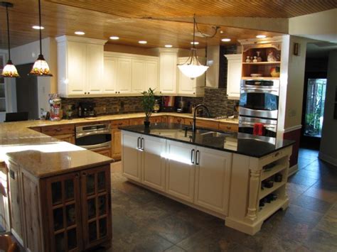 Building a cabinet is a project every woodworker is asked to do at one time or another. Custom Cabinets - Highlands Cabinet, Inc.