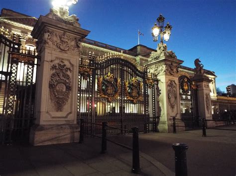 Buckingham Palace Gate At Night Royal Central