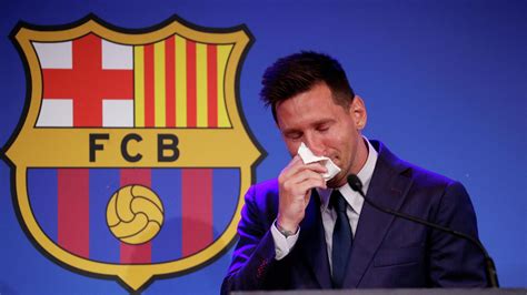 Месси расплакался на прощальной пресс конференции в Барселоне РИА