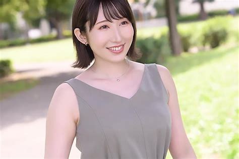 奥美遥 Gカップ爆乳おっぱいの三十路熟女がavデビュー！無意識に年下男を惹きつける魔性の女 無料av動画