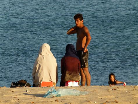 Burkini Il Dibattito Sul Velo Visto Da Una Spiaggia Della Tunisia Il Fatto Quotidiano