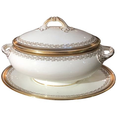 Antique English Large Soup Tureen With Under Plate Circa 1910 For Sale