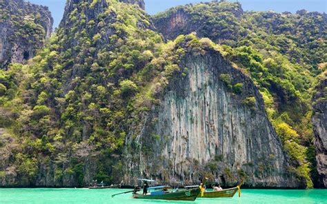 A Guide to Vacationing on Phuket | Travel + Leisure