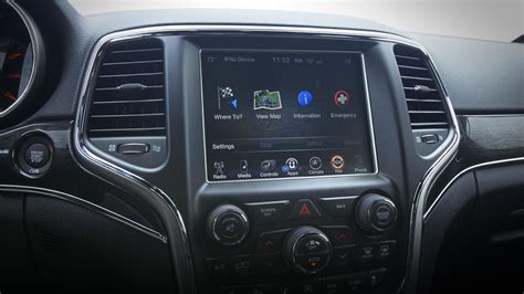 Explore uconnect access app, siriusxm guardian, send 'n go & vehicle finder, and more. A closer look at 2017 Jeep Grand Cherokee Trailhawk ...