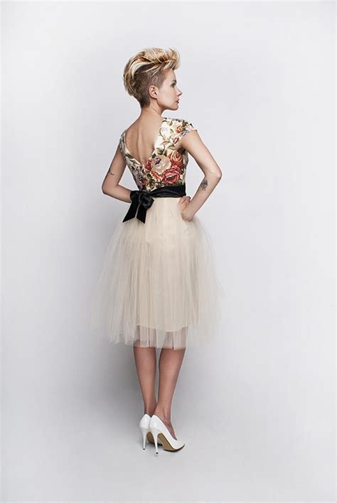 Eine standesamtliche hochzeit brautmode shop. Standesamt Kleid beige creme mit Rosenmuster ...