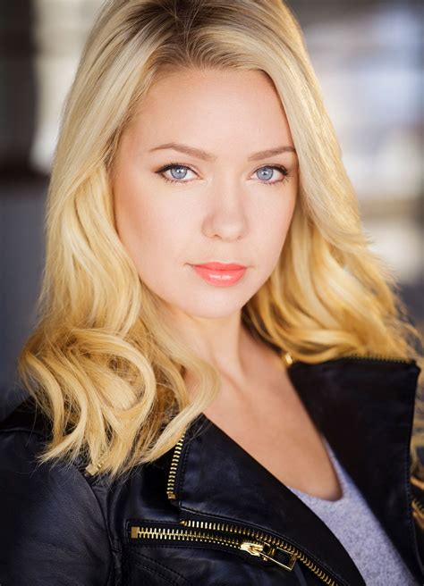 What do I Wear for My Acting Headshots | Headshot Photographer in Los