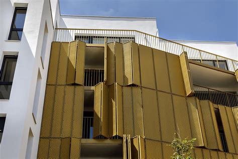 New dynamic façade in Paris - playful and sunny | Soltec