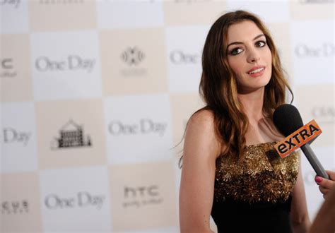 Great savings & free delivery / collection on many items. Hairstyle Review and Pictures: Style queen Anne Hathaway ...