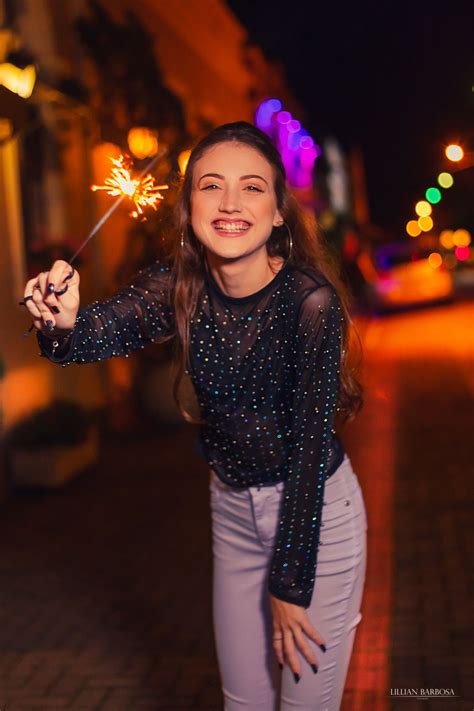 Fifteens 15 Anos Aline Ghizi Nova Veneza Poses De Fotos Menina