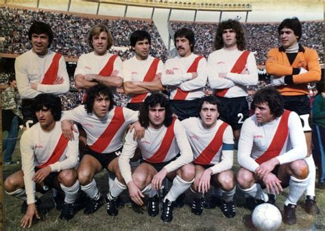 River Plate 1981 En Haut Passarella Merlo Comelles Lopez Tarantini Fillol En Bas Diaz