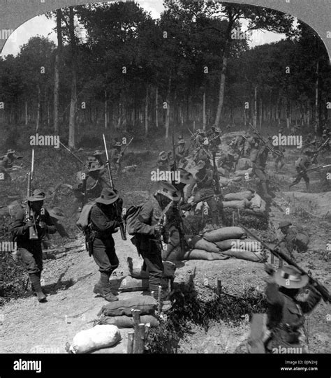 Les Differentes Batailles De La Premiere Guerre Mondiale - Scène de bataille de la Première Guerre mondiale, 1914-1918.Artist