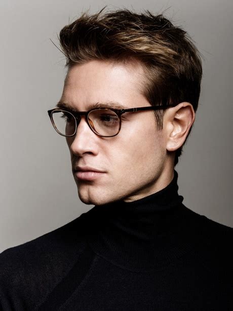 Ob lange oder kurze haare, der schnitt muss typologisch zu dir und deinem gesicht passen und bei dieser entscheidung wird dir ein experte zur seite stehen. Kurzhaarfrisuren wenig haare