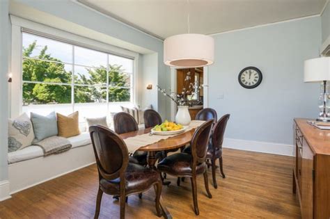 17 Simple But Elegant Small Dining Room Designs