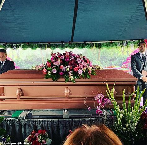 Inappropriate Jill Duggar Shares Photos From Her Grandmas Funeral