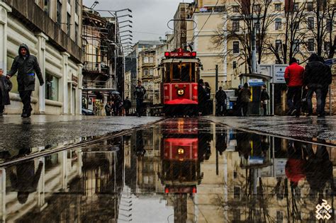 Which month is rainy in Istanbul?
