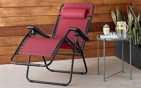8 Outdoor Folding Lounge Chairs