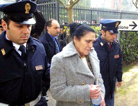 Aug 08, 2021 · morta mamma ebe, la santona più famosa e discussa degli anni '80 e '90 date: Mamma Ebe denunciata di nuovo per esercizio abusivo ...