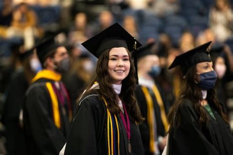 Lee Holds Six Commencement Ceremonies To Honor Grads Lee University