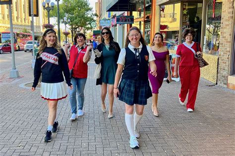 Most epic birthday ever! : r/LiveFromNewYork