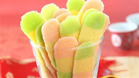 Cara membentuk nastar gulung cukup mudah, adonan kulit nastar dimasukkan ke dalam. Aneka Resep Kue Kering Lebaran Unik Terbaru, Nastar Gulung ...