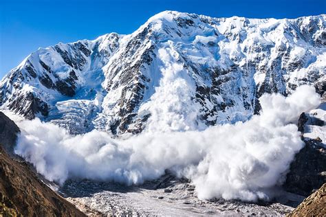 siachen avalanche defence minister condoles death of army personnel porters the statesman