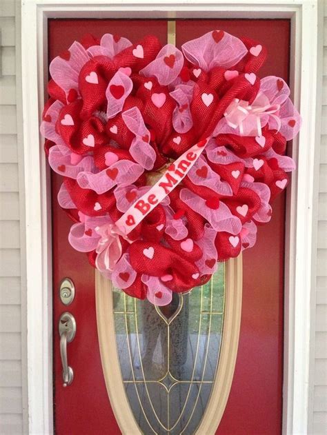 Amazing Valetine Frontyard Ideas37 Valentine Mesh Wreaths Valentine